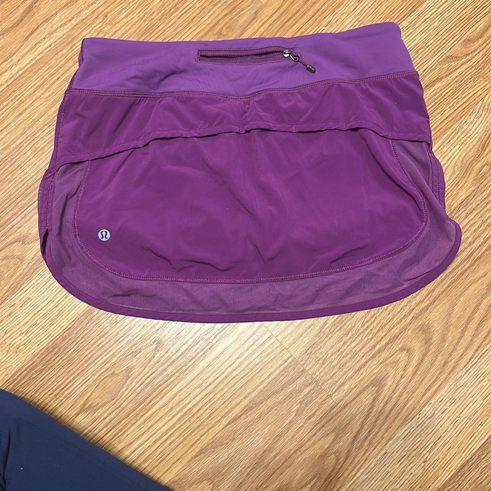 lululemon athletica Hotty Hot mesh skirt Sz 6